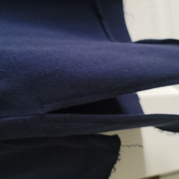 Large Crown & Ivy Navy Pineapple Love Sweatshirt New with tags! - Picture 6 of 6